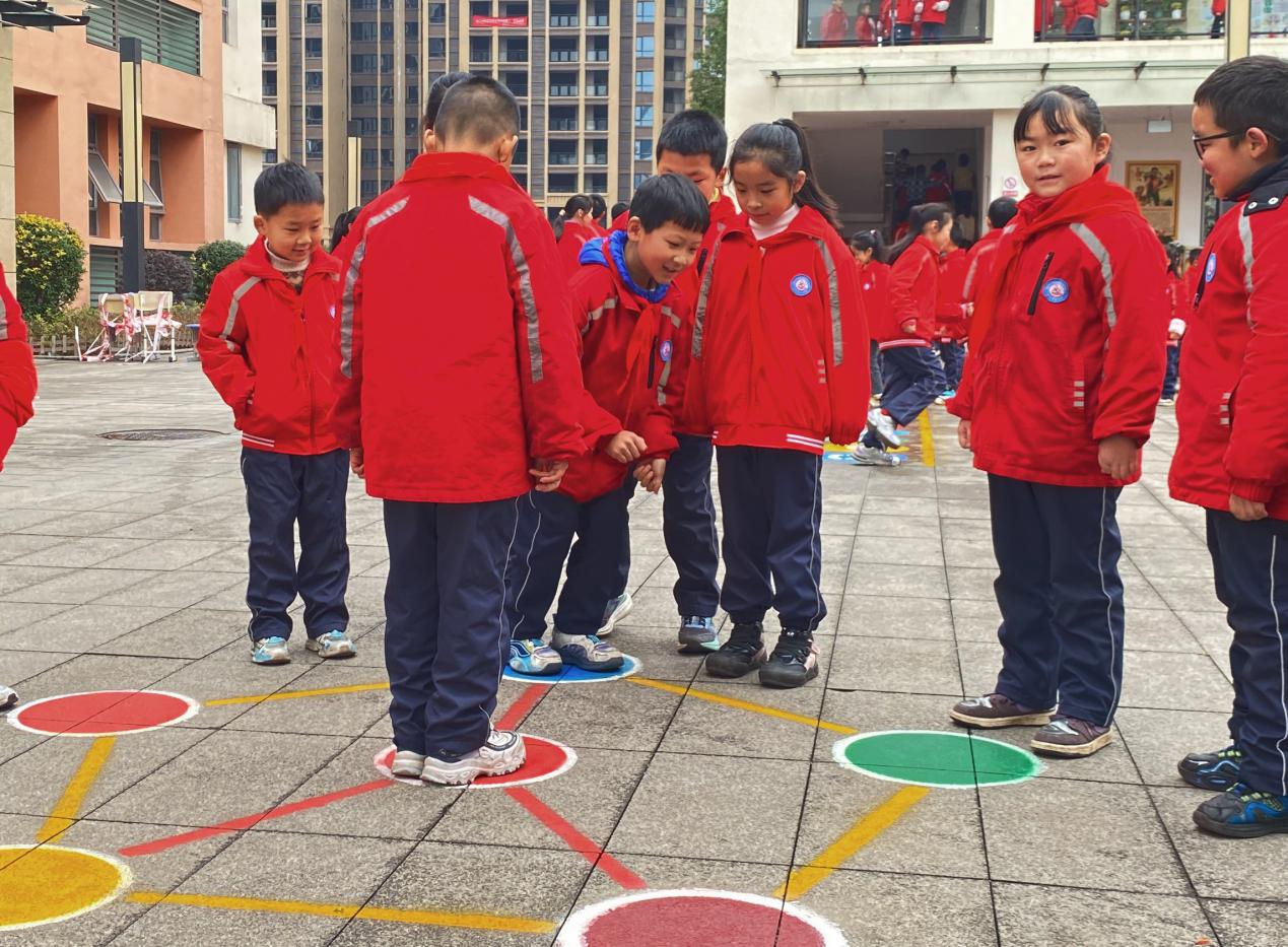 巴中市恩阳区：特色运动让校园充满笑声