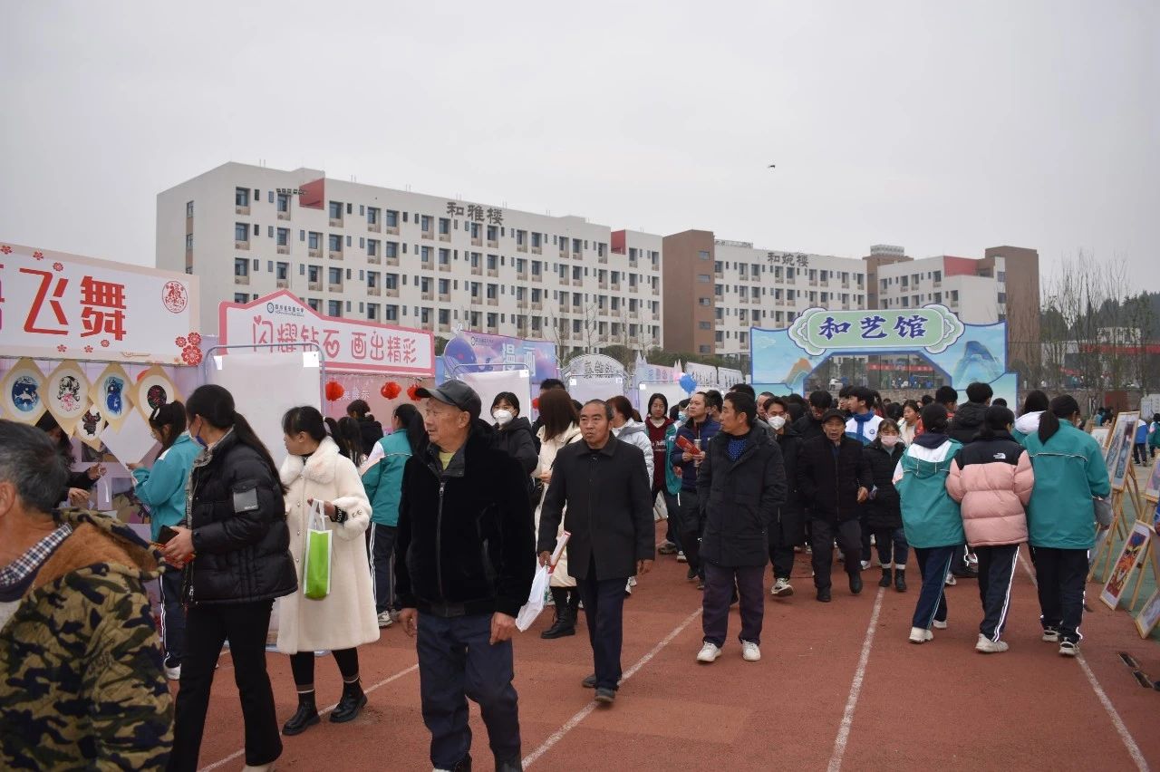 四川省安居中学举办校园开放日,精彩“五馆”展示办学特色