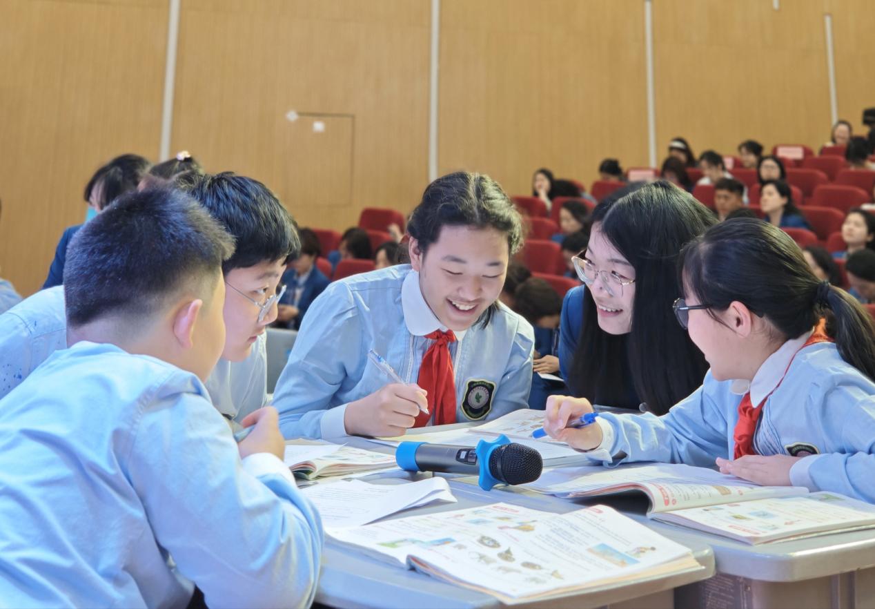如何让“讲堂”变“学堂”？蓉沪两地教师共研素质导向下的“学共体”课堂