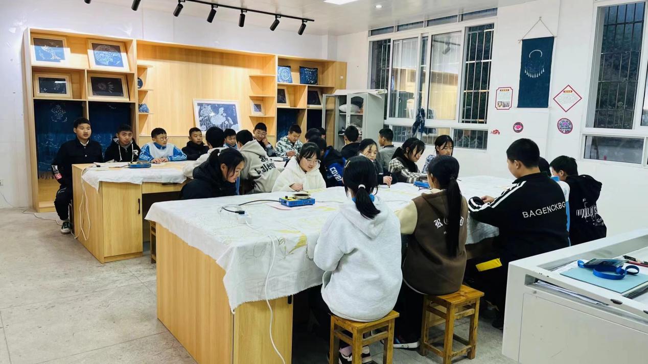 叙永县枧槽苗族乡初级中学:让传统文化焕发新生机