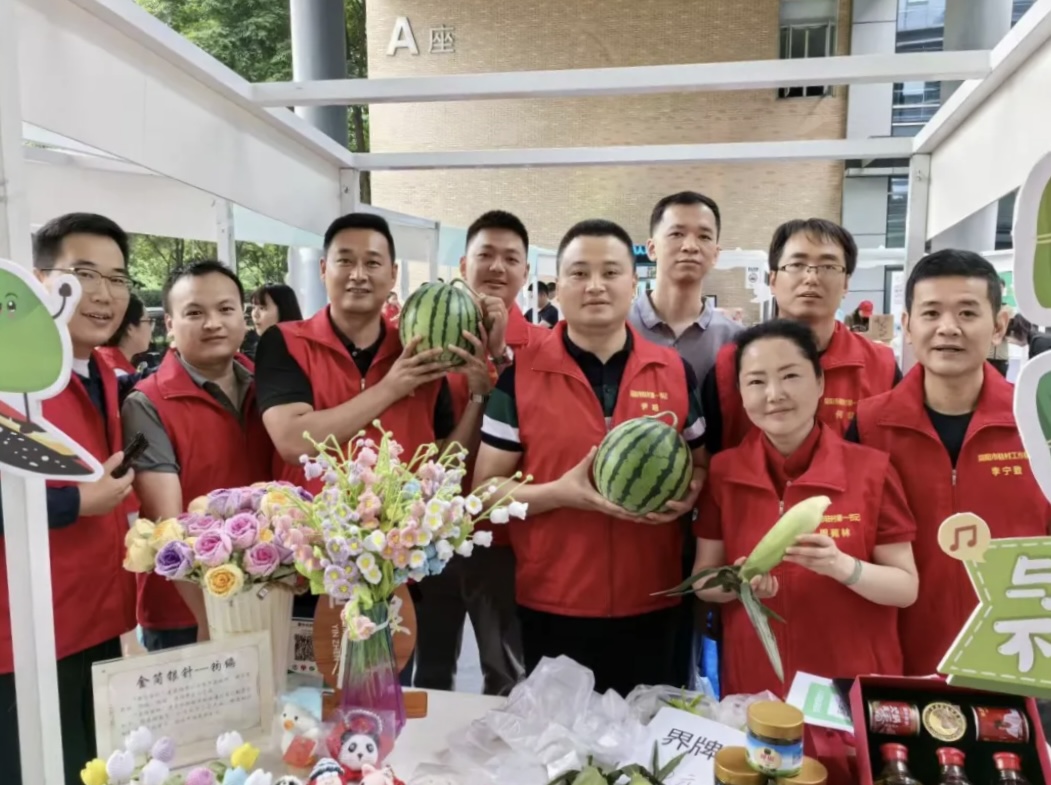 成都工业职院驻村干部尹明：用好数字技术，让高校资源与乡村需求深度对接