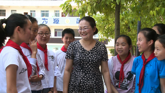 李碧芳:一腔热血育子弟,三尺讲台度春秋