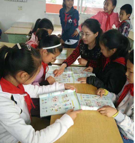 谢玉平:将青春和汗水奉献给农村的孩子们