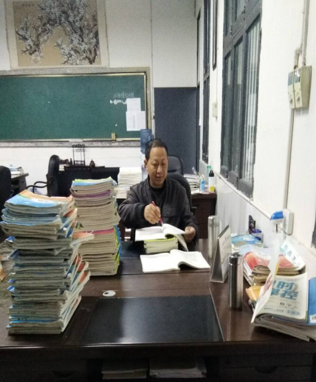 向凯:坚守农村 默默耕耘