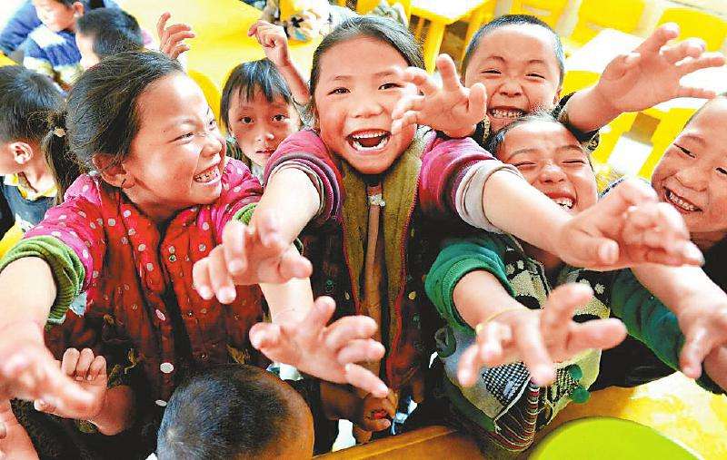 我省15年免费教育改变民族地区教育生态