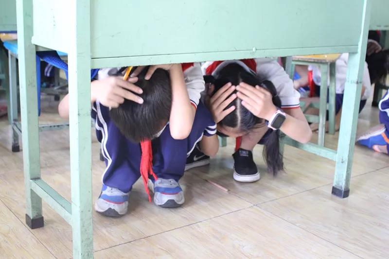 西昌|西昌四小紧急避险演练纪实