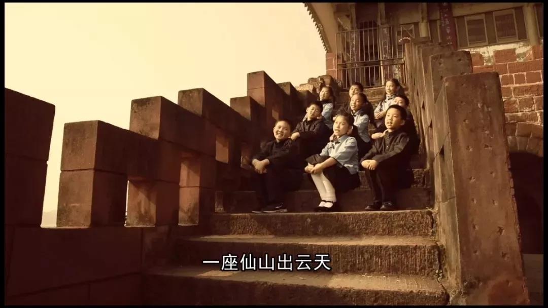 乐山丨实验小学倾情演绎乐山本土原创歌曲《家风代代传》