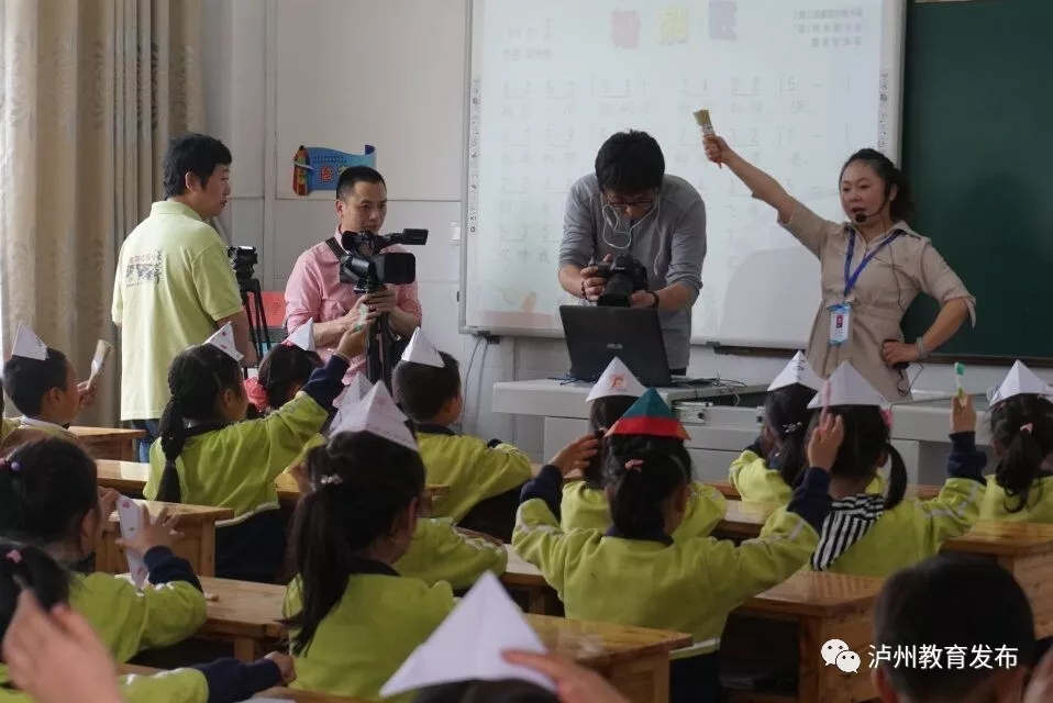 泸州|央视CCTV4将聚焦泸州,讲述教育信息化同步课堂的故事