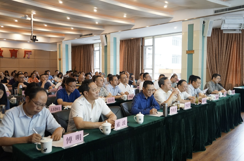 教育厅举行“教育大家谈”活动 成都树德中学校长陈东永谈“理想的教育”