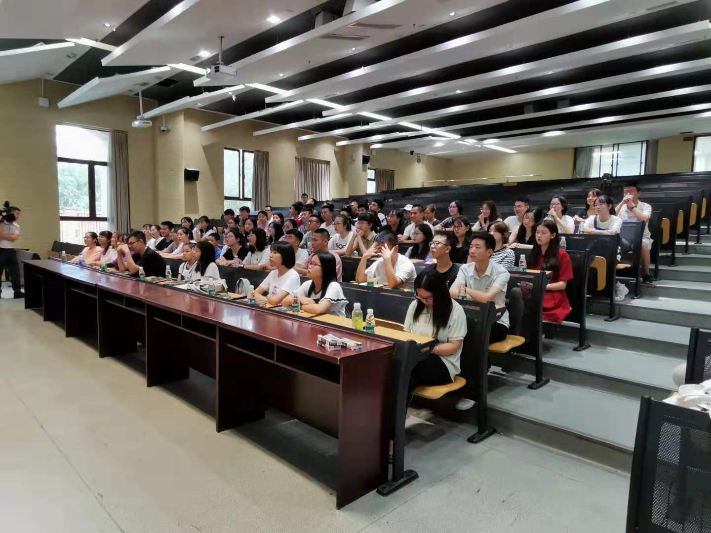 棠湖中学:学长为“信使” 传递奋斗力