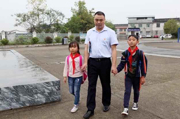 最美乡村教师丨杨明斌:抓住每个教育良机