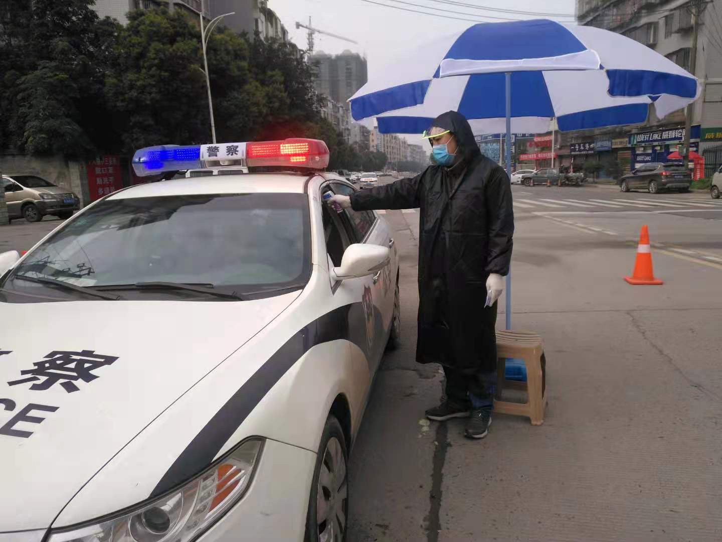 杨桦工作照片.jpg 杨桦工作照片.jpg