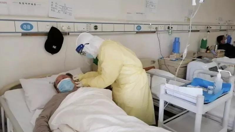 【38战疫巾帼英雄】肖丽：中医疗法已在病房里遍地开花了
