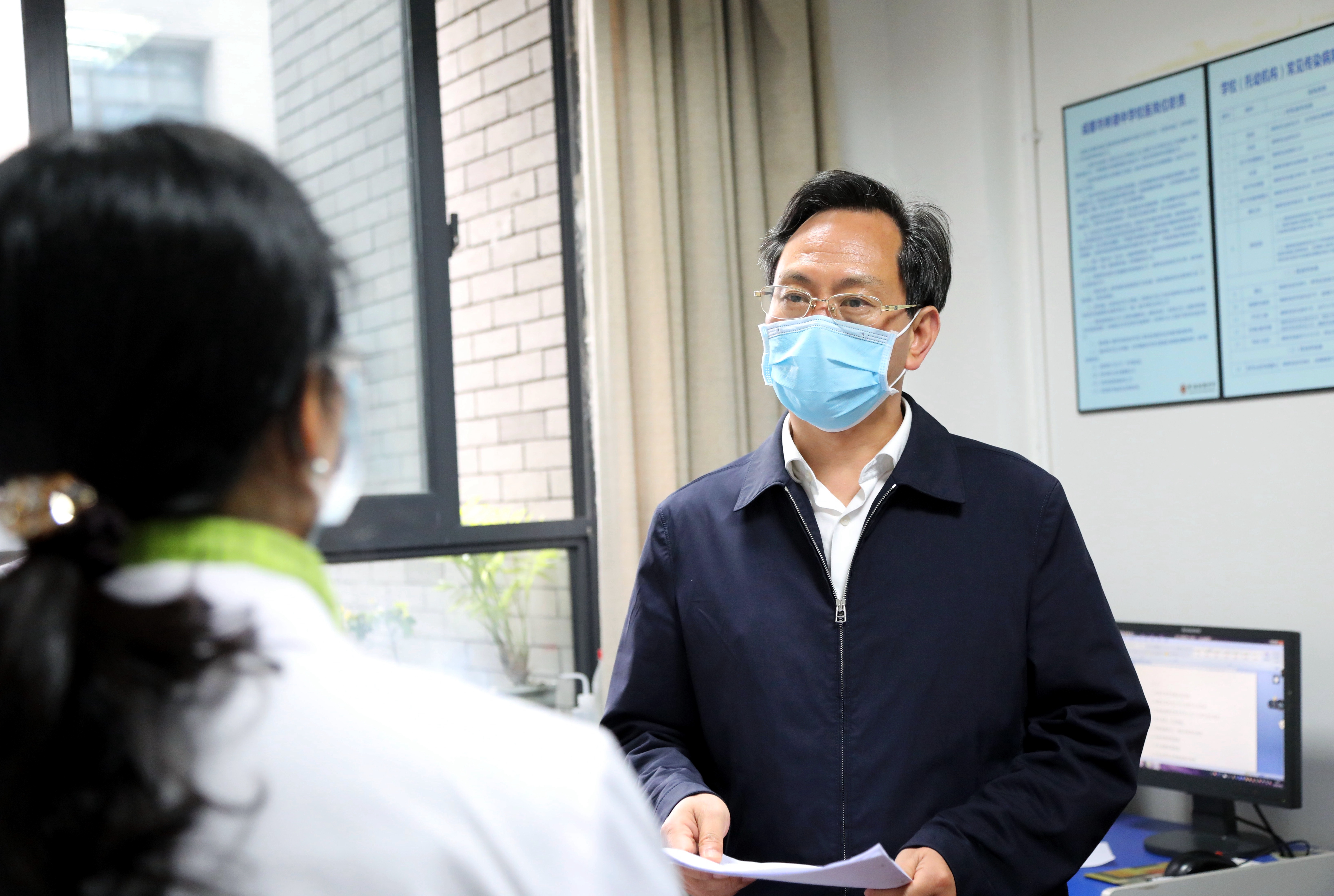 李江在成都调研学校疫情防控和开学复课准备工作时强调:抓细抓实校园疫情防控各项工作,科学稳妥安全有序组织开学复课