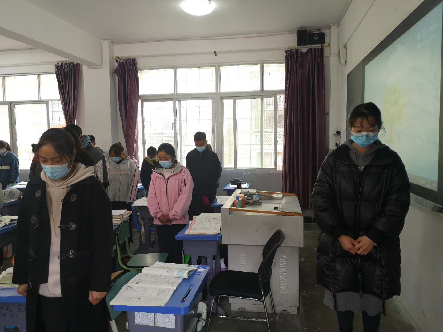 祭奠英灵，黑水县师生共上一堂课