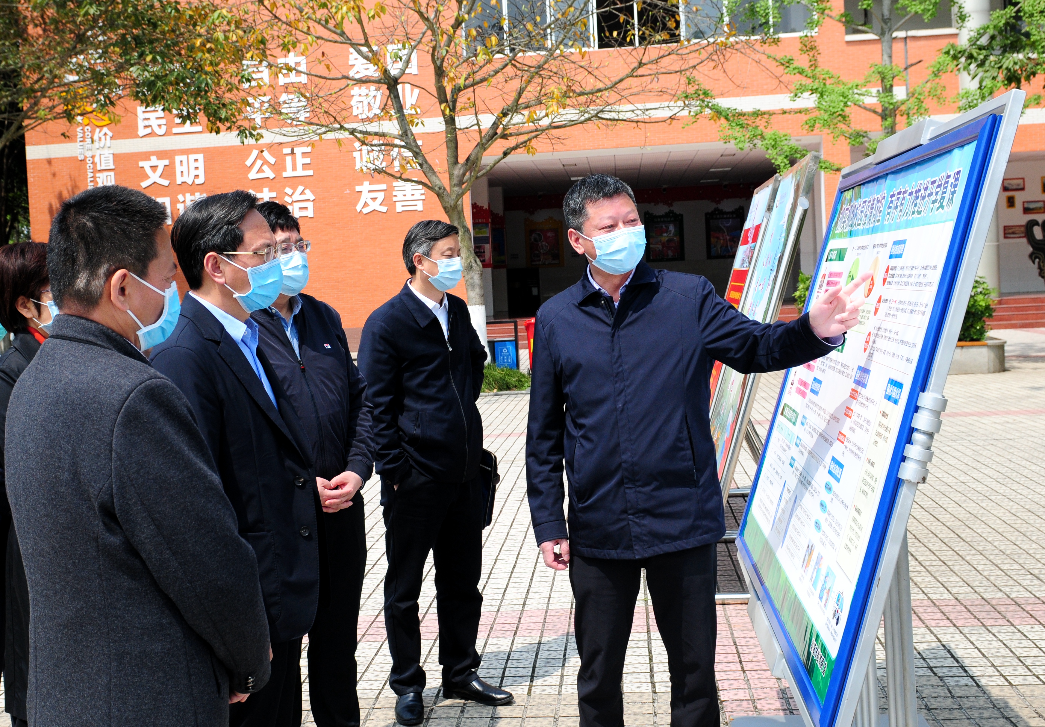 李江到德阳调研学校疫情防控措施落实和开学复课情况