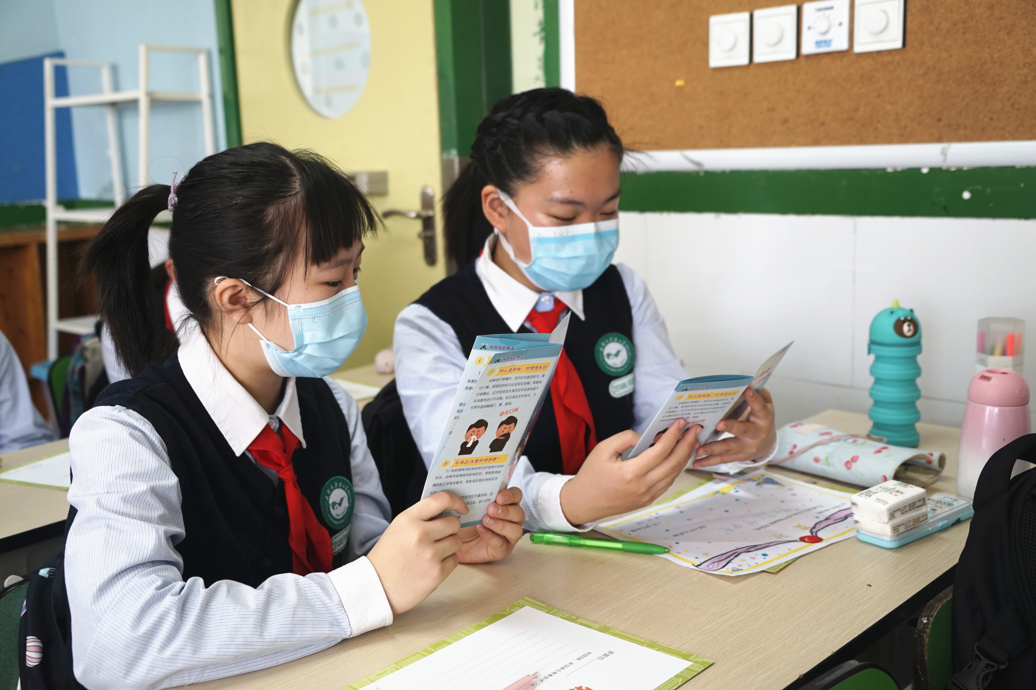 009学习防疫手册.JPG