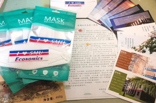 四川一高校为湖北籍学生送关爱,学生惊喜收到火锅底料