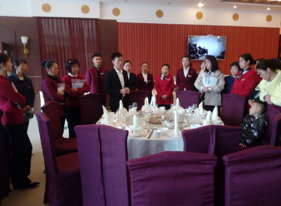 洪雅县：推进职业教育与地方产业发展同频共振