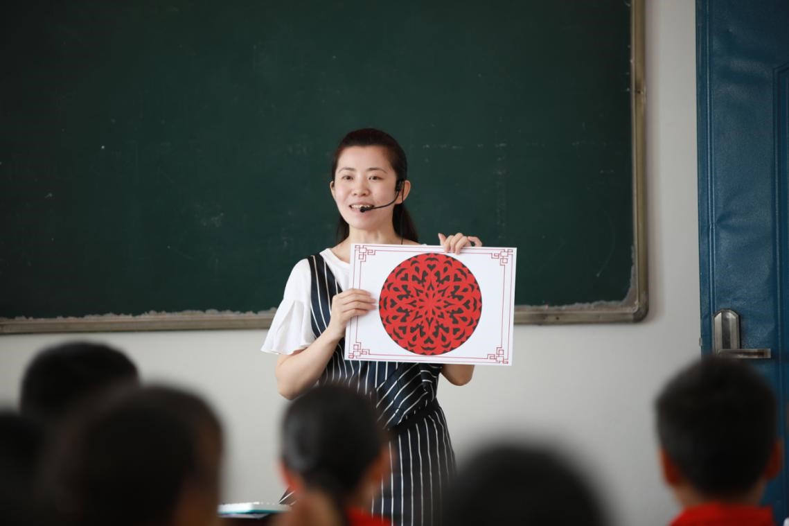 珙县教育和体育局开展音乐美术送教下乡活动