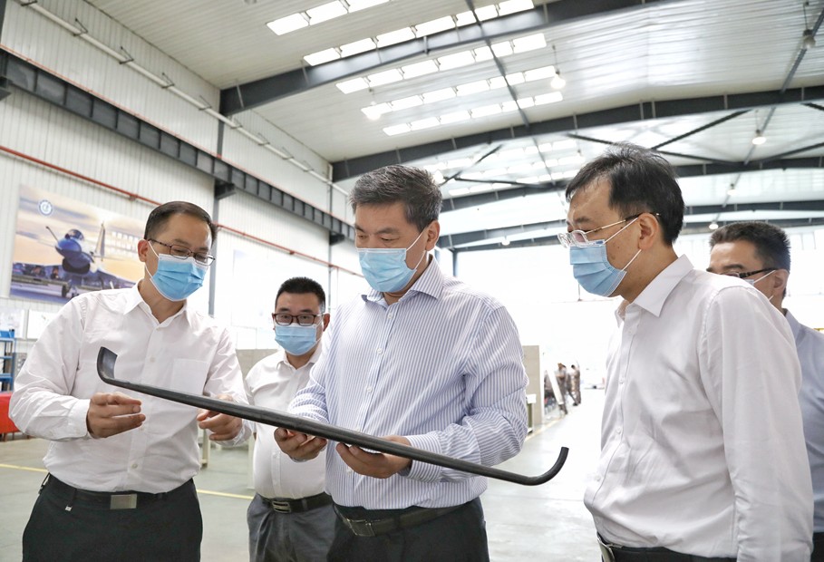 罗强赴成都航空职业技术学院调研