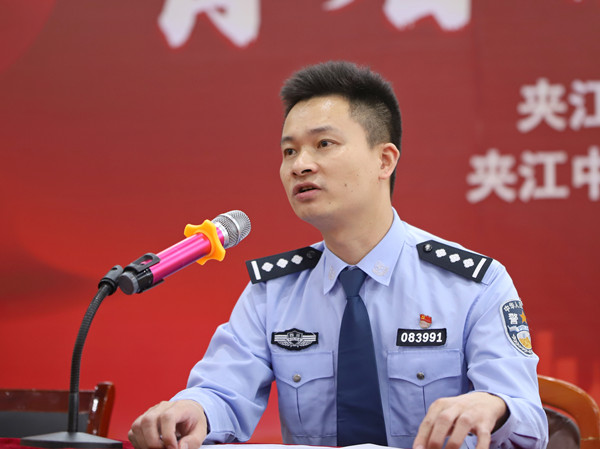 夹江中学举行禁毒宣传教育知识讲座