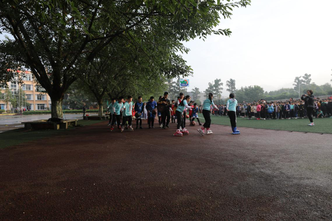 珙县米市街小学：举行学生田径运动会