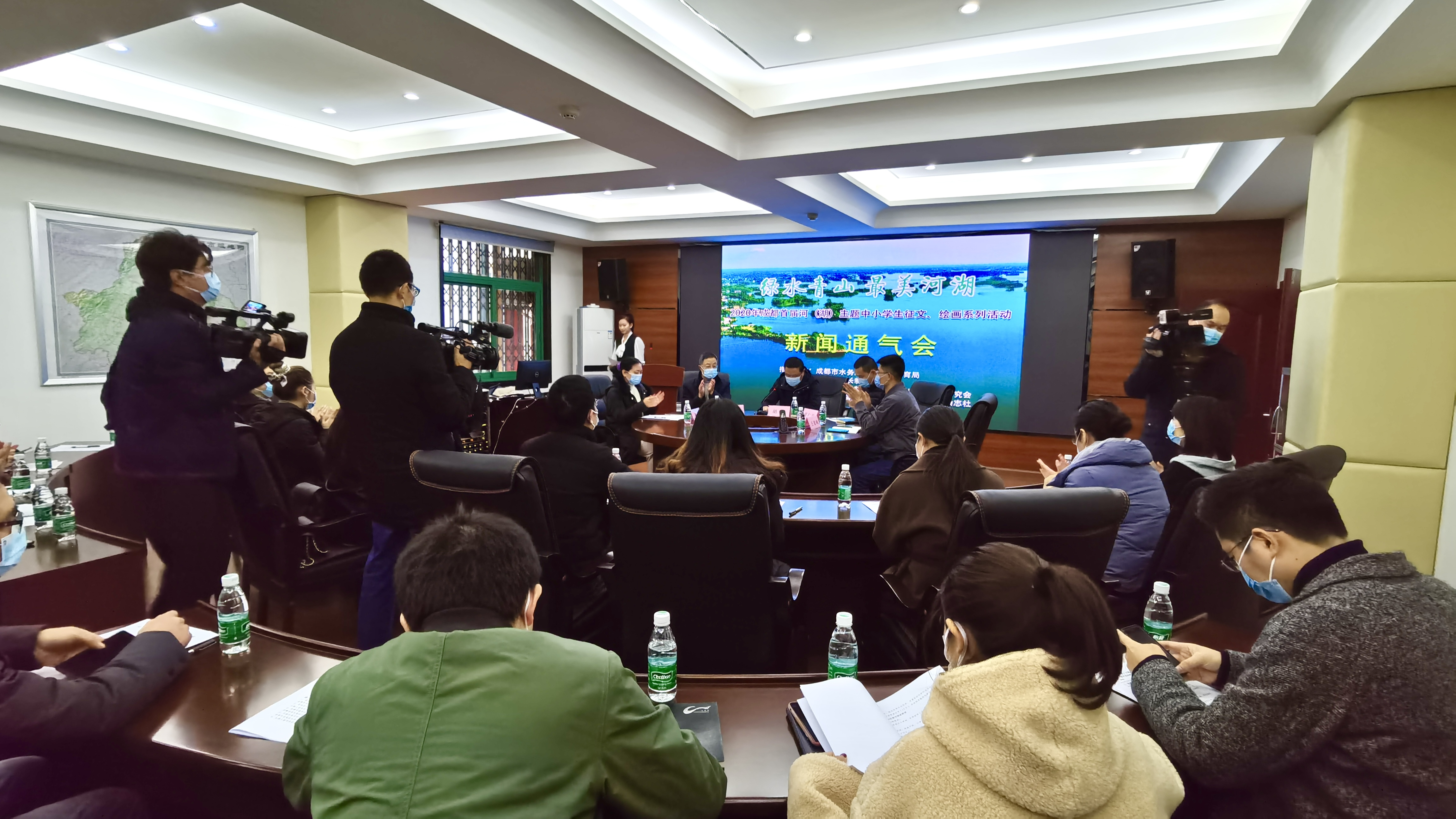 成都市首届河（湖）主题系列创评活动今起向中小学生征稿