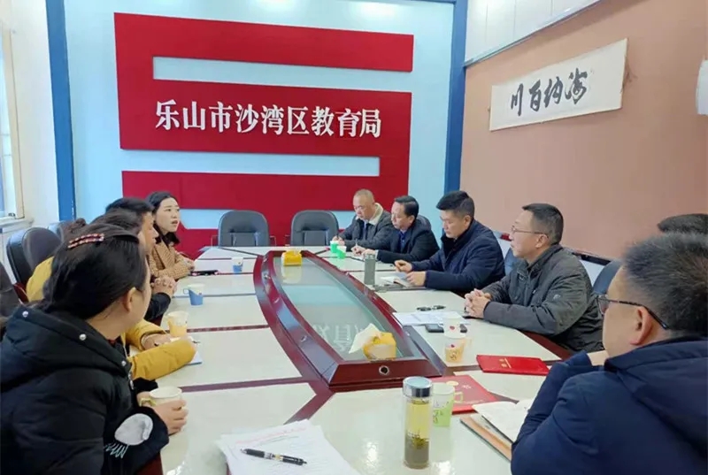 签署合作协议现场.jpg 签署合作协议现场.jpg