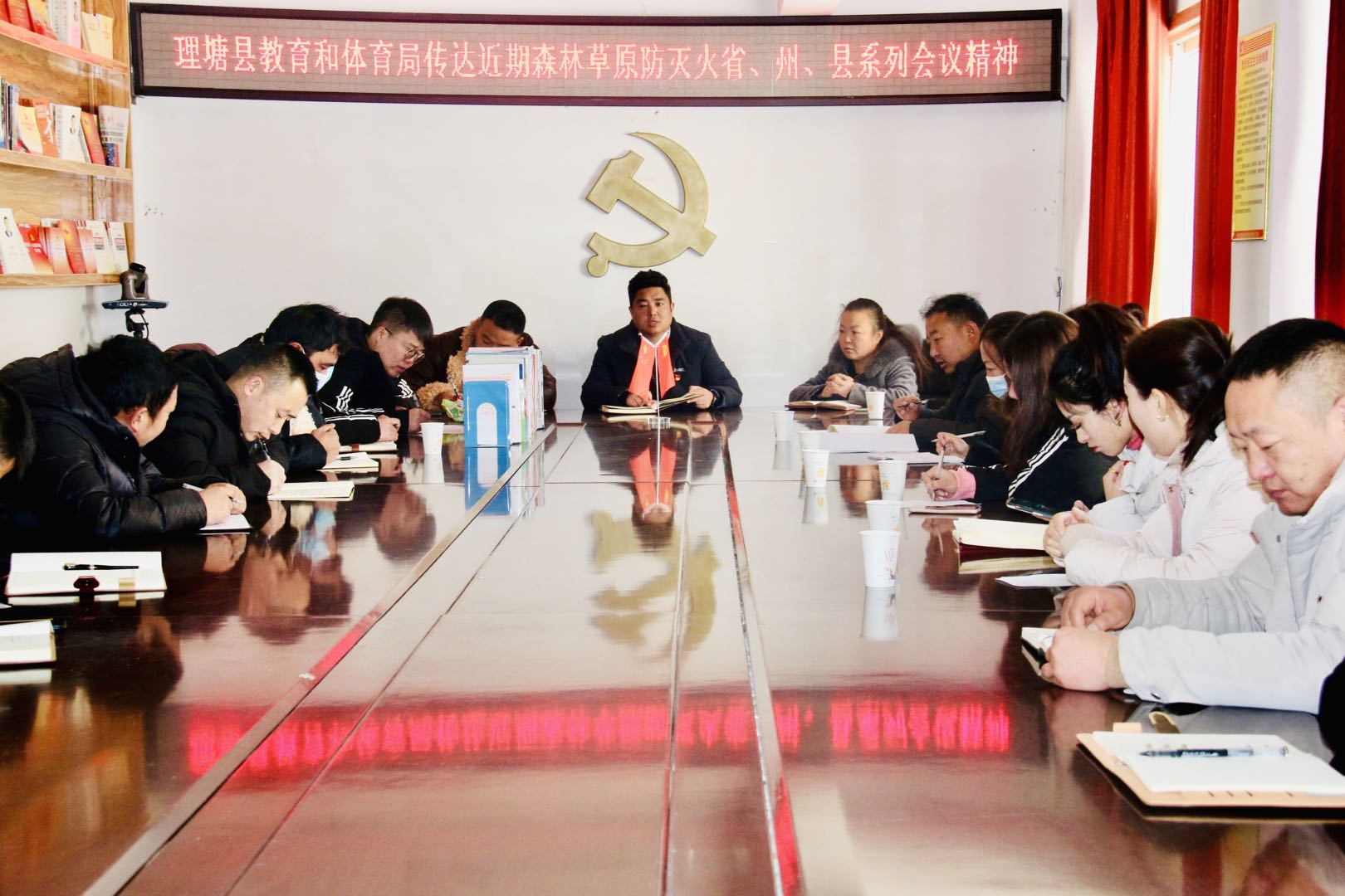 理塘县:筑牢教体系统森林草原防灭火“铜墙铁壁”