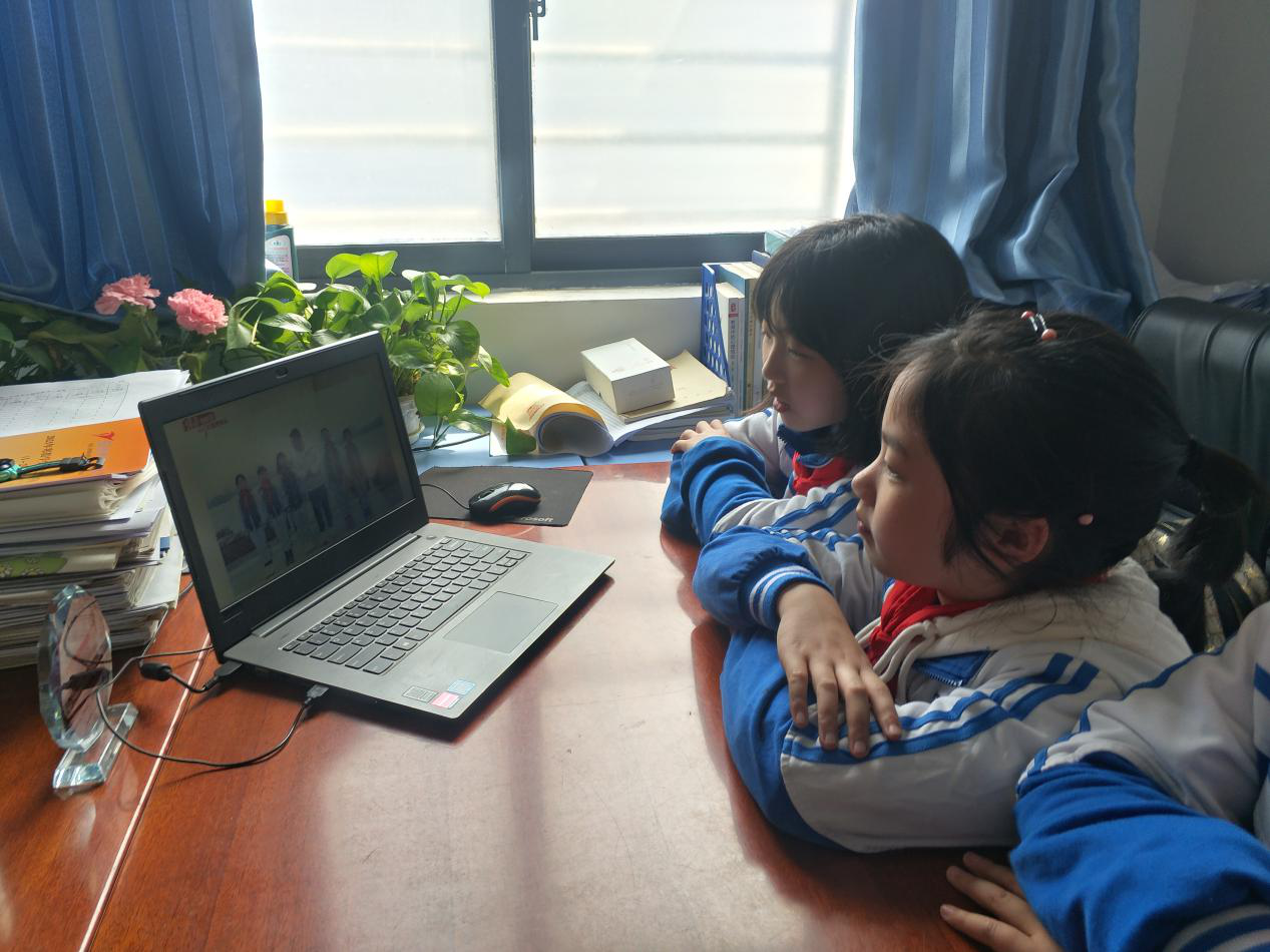 德阳华山路小学.png 德阳华山路小学.png