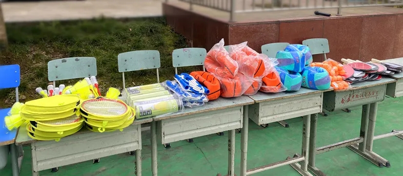 部分爱心体育器材.jpg 部分爱心体育器材.jpg