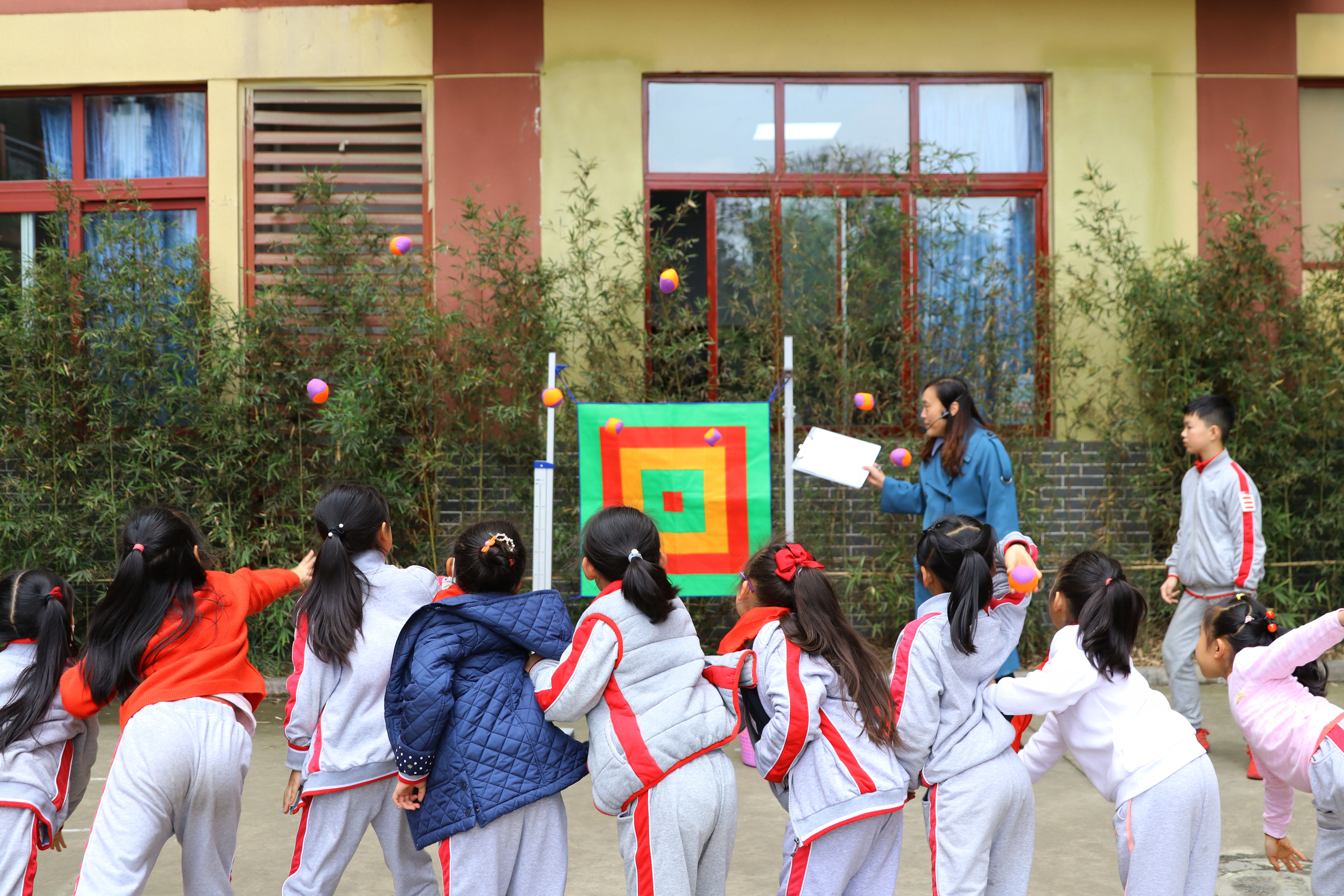 学生心理团建——粘粘球 (2).JPG