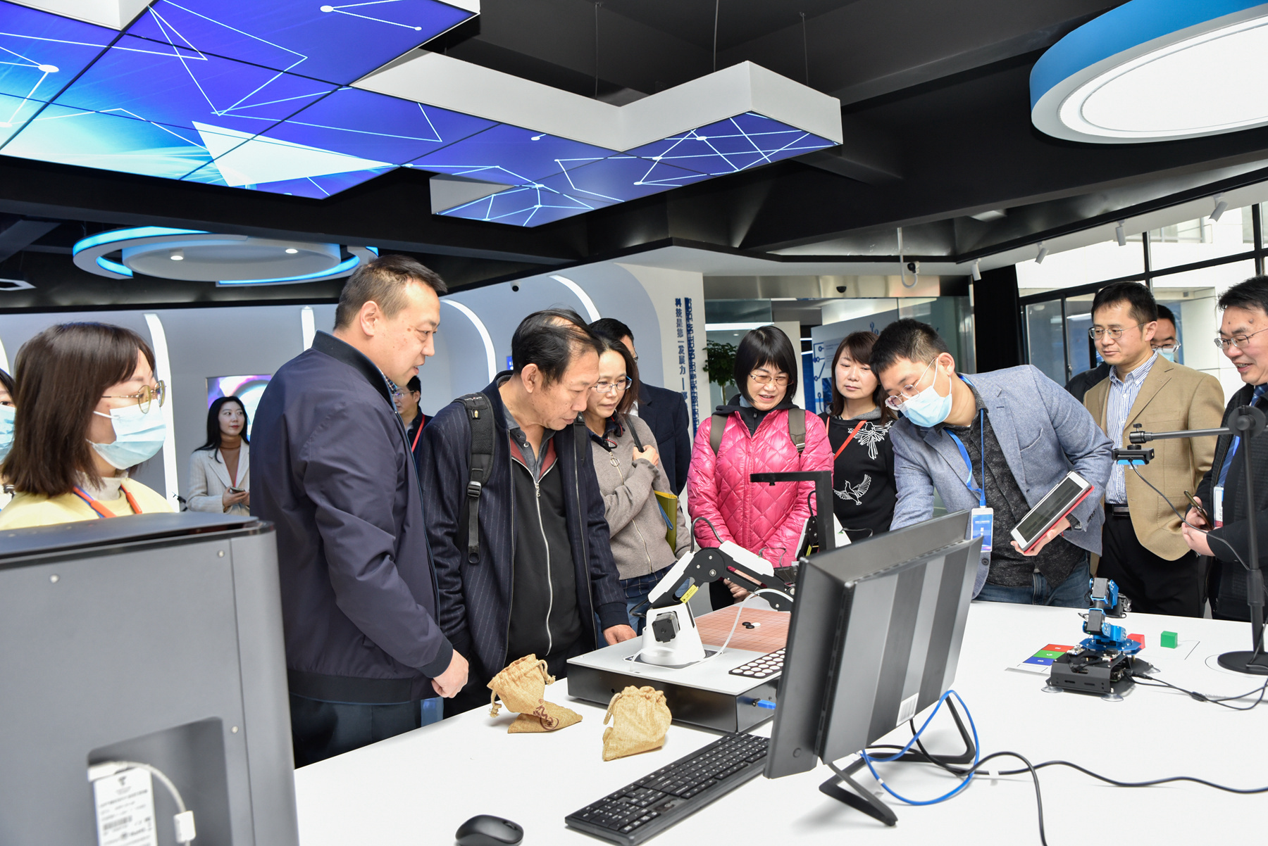 教育部对成都市武侯区“智慧教育示范区”创建项目进行年度绩效评估