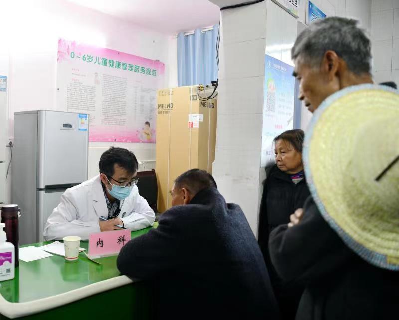 健康宣讲、义诊服务……西南医科大学开展“同心筑梦乡村振兴”活动