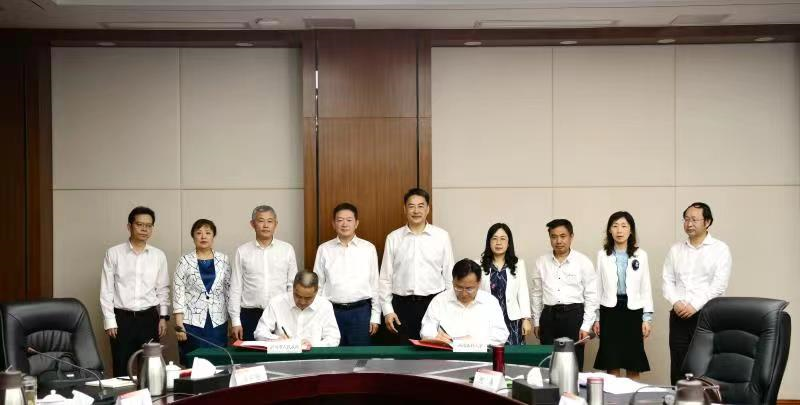 西南医科大学与泸州市合作共建区域医药健康中心