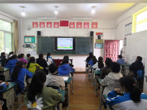 稻城丨教育系统服务学生健康成长