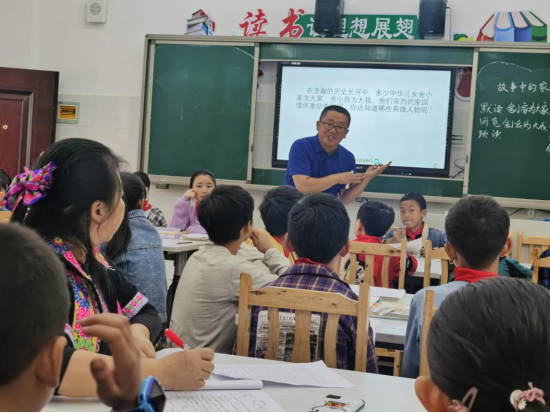 研城小学:送教马边,情暖人心