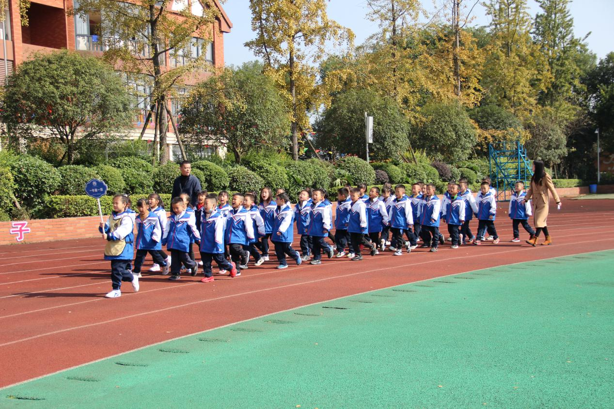 夹江外校小学部举行冬季运动会