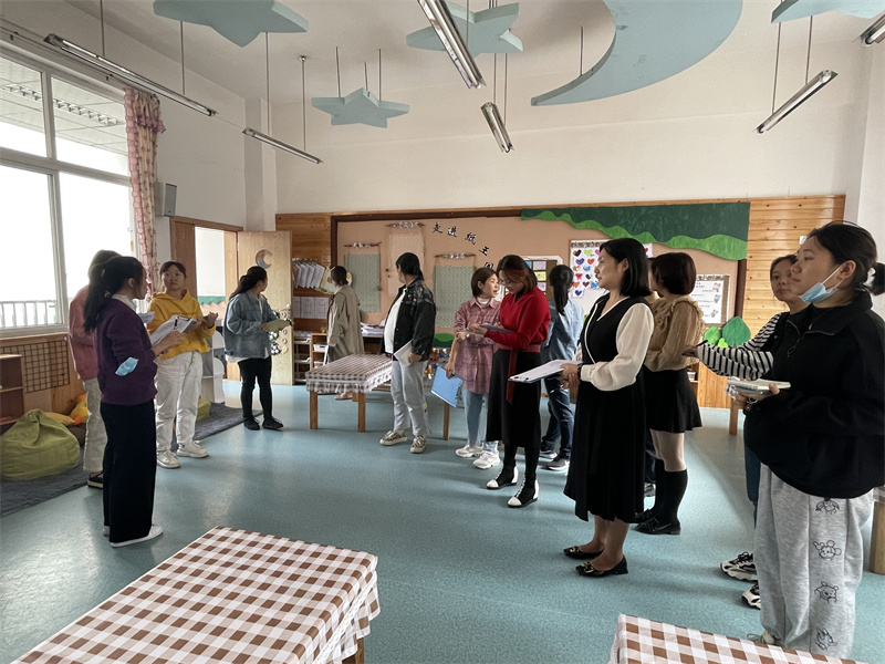 乐山市沙湾区实验幼儿园开展环创评比活动
