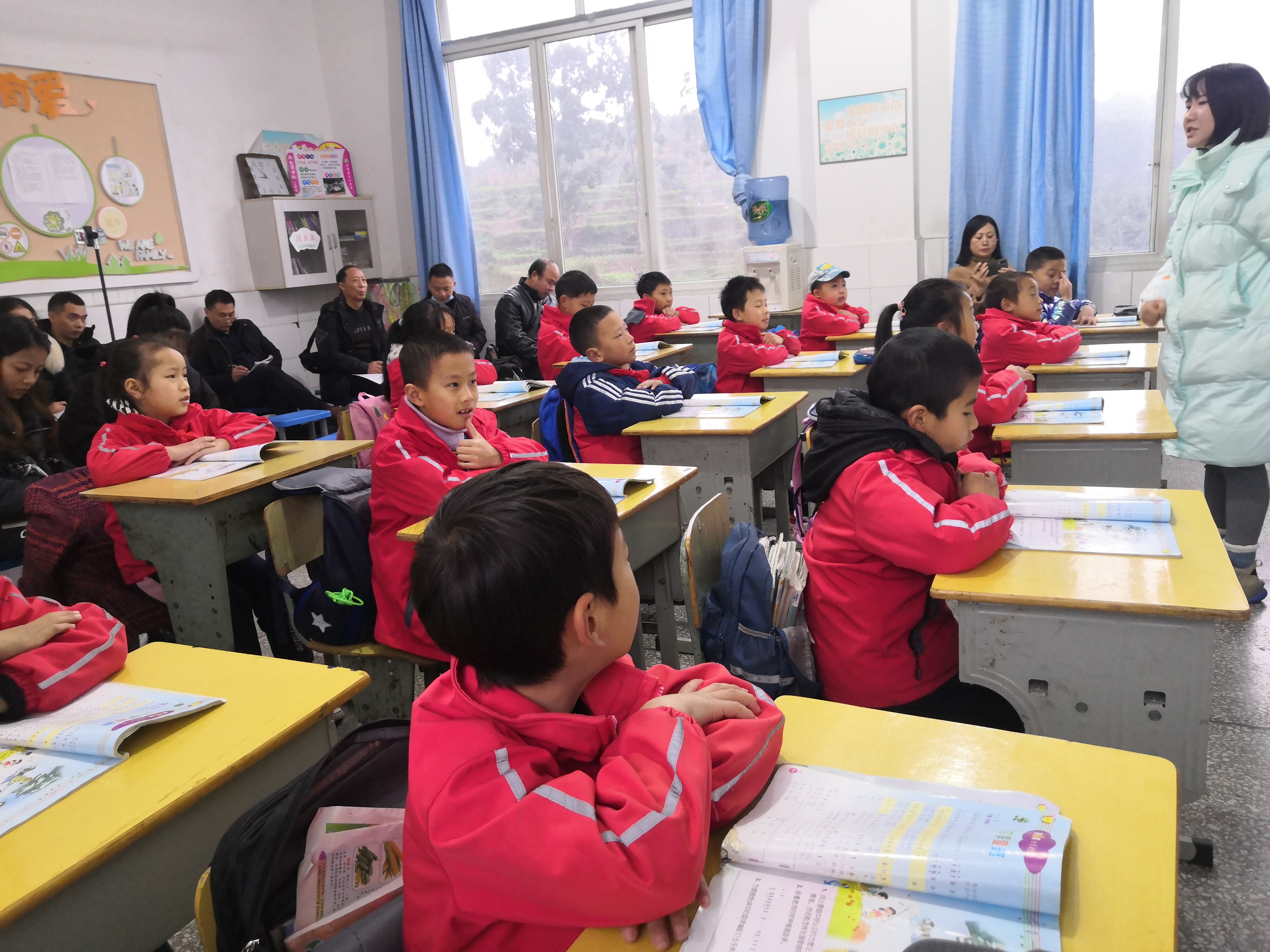 乐山市沙湾区五校联合举办艺体组课题研讨活动