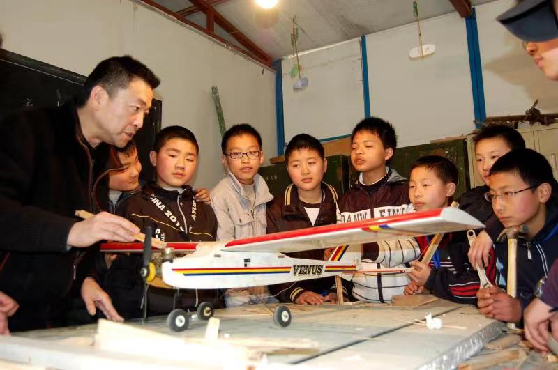 绵阳市安州区第一初级中学:启航少年航空梦