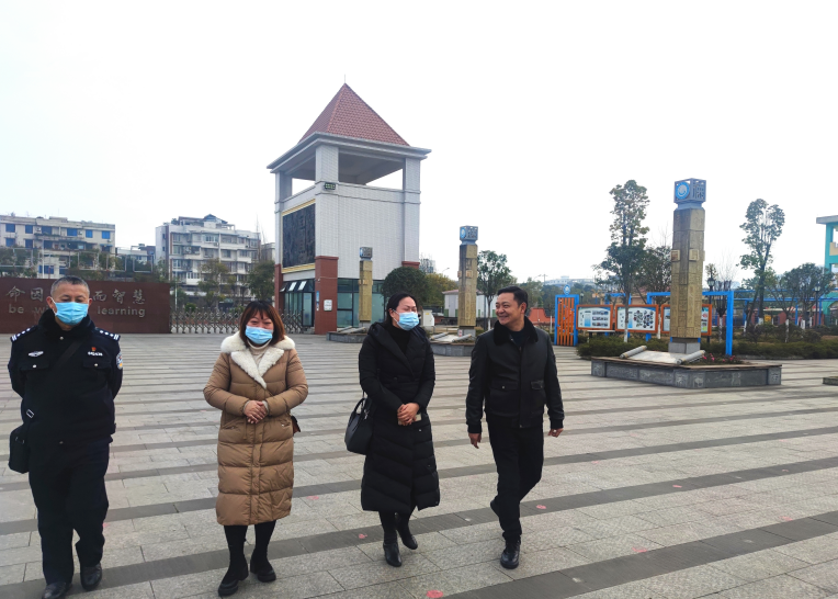 夹江县英才小学:全面动员迎开学 评估验收促提升