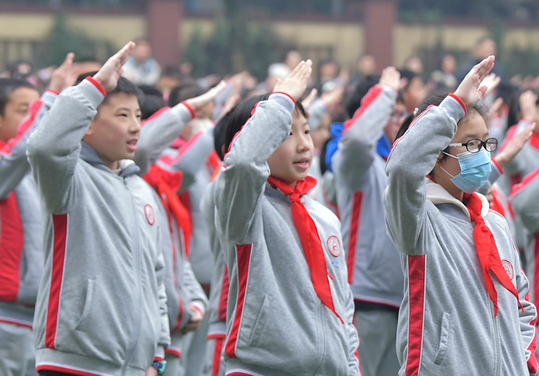 川大附小分校开学典礼：爱成都 迎大运