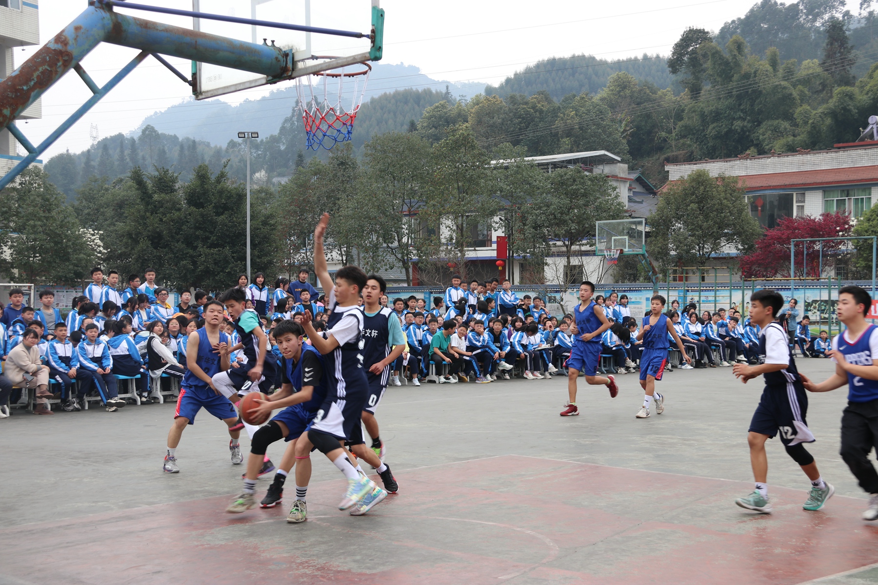 乐山沙湾区首届初中男子篮球联赛在踏水中学开赛