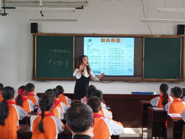 夹江县新场小学:音乐教研共成长