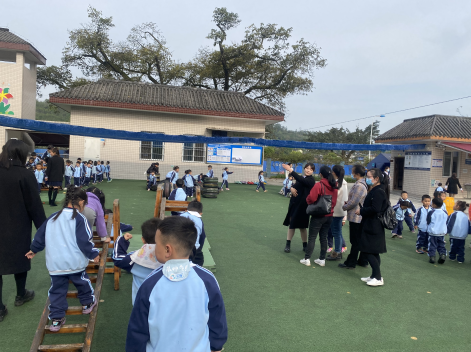 乐山市沙湾区谭坝幼儿园到福禄镇中心幼儿园开展学习交流活动