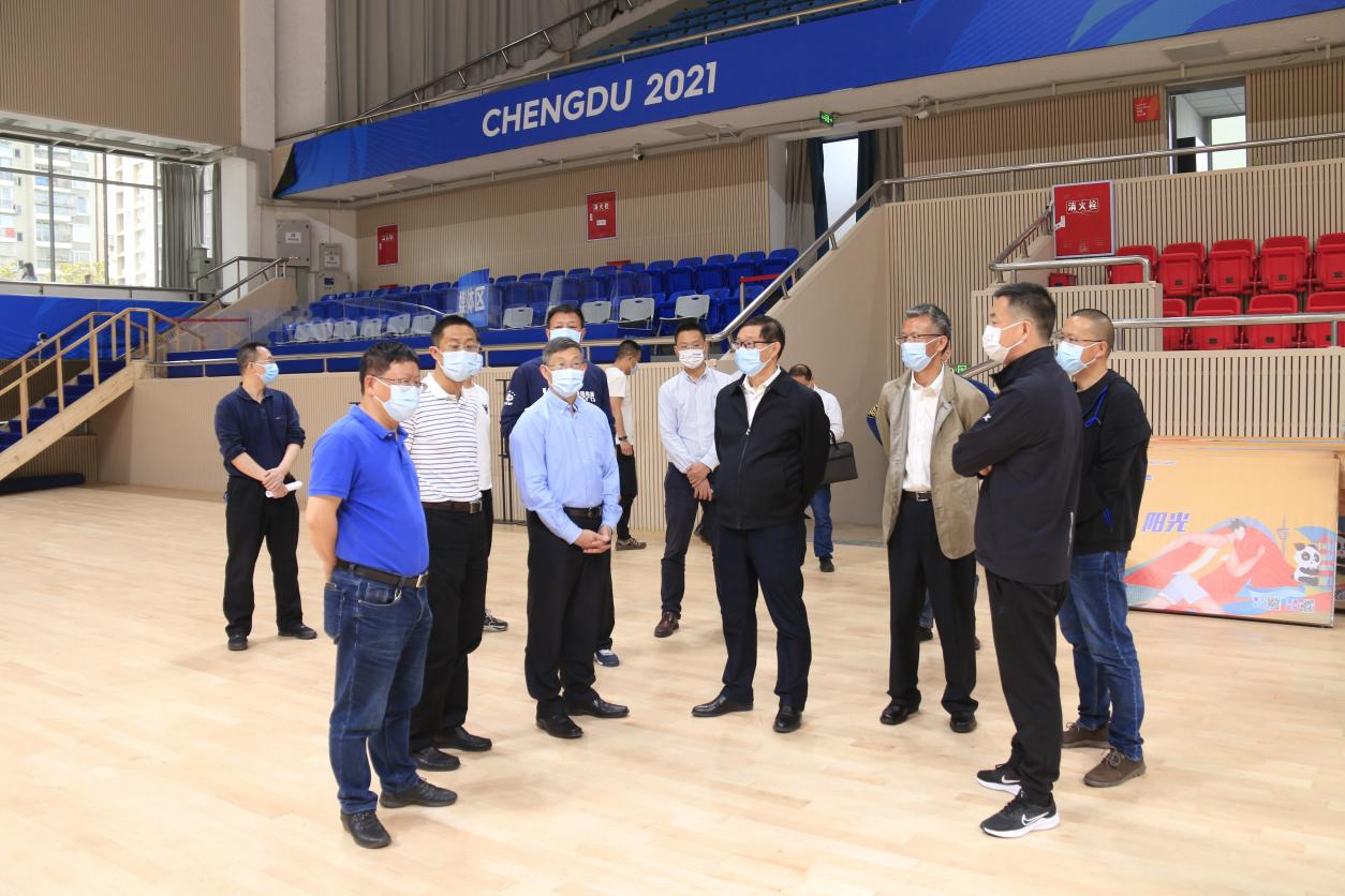 陈朝先调研大运会排球场馆建设运行情况