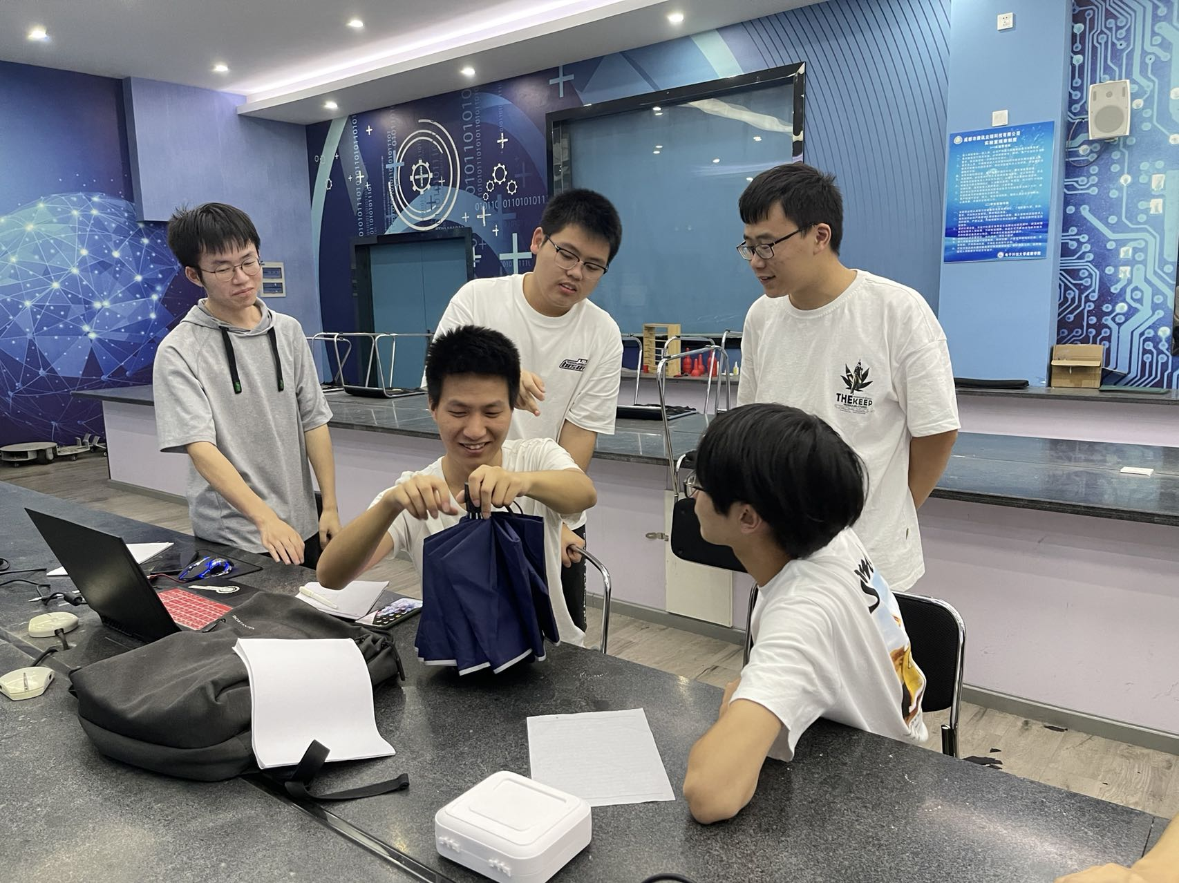 电子科大成都学院学生团队获16项专利授权