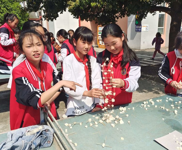科技活动.jpg 科技活动.jpg